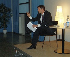 StR Hesse tr&auml;gt Kafka vor - Gisela-Gespr&auml;che 2011